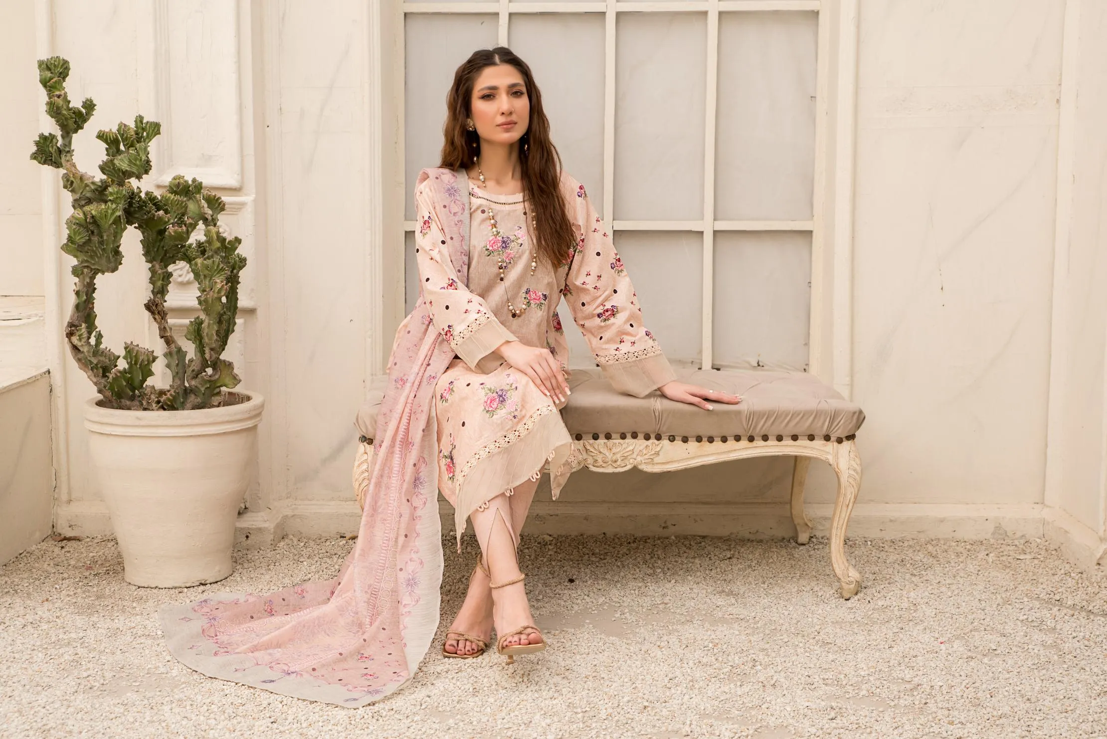 2PC Embroidered Suit - Classic 558