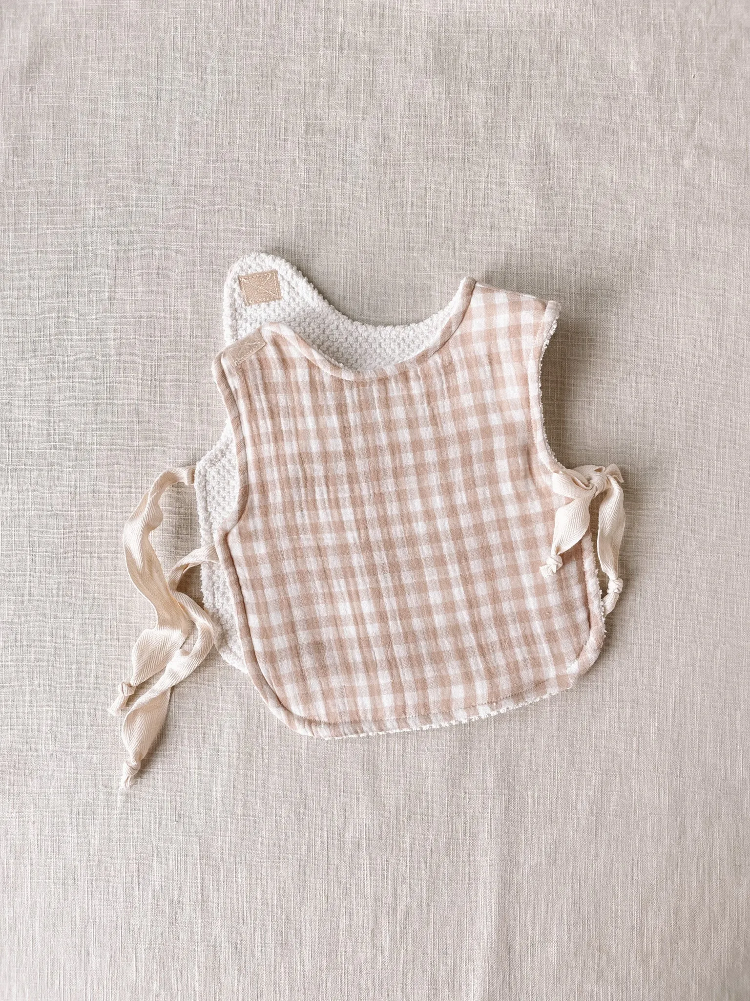 Baby & toddler bib / checkers