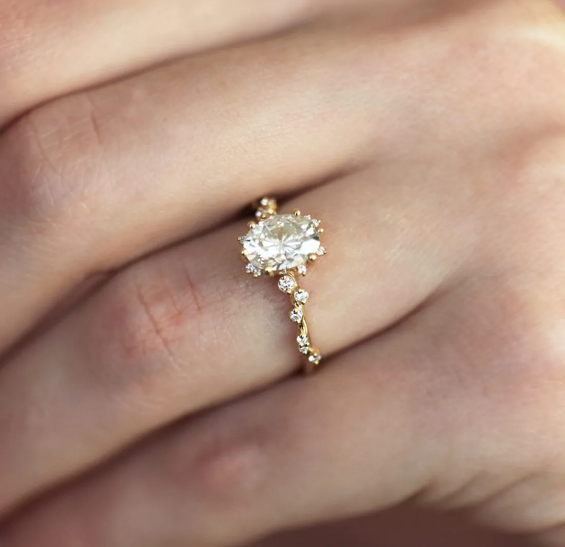 Bokeh Oval Diamond Ring