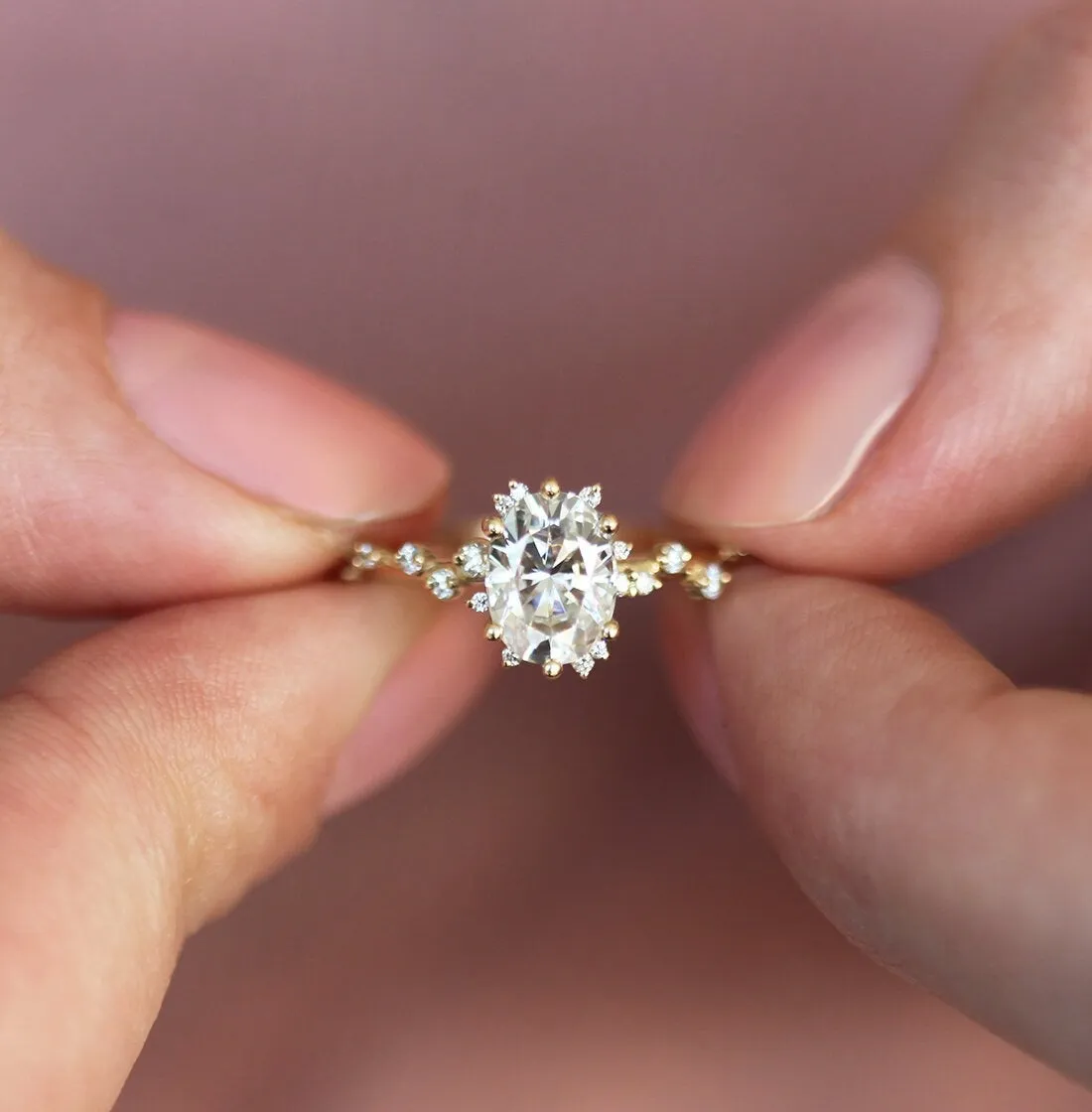 Bokeh Oval Diamond Ring