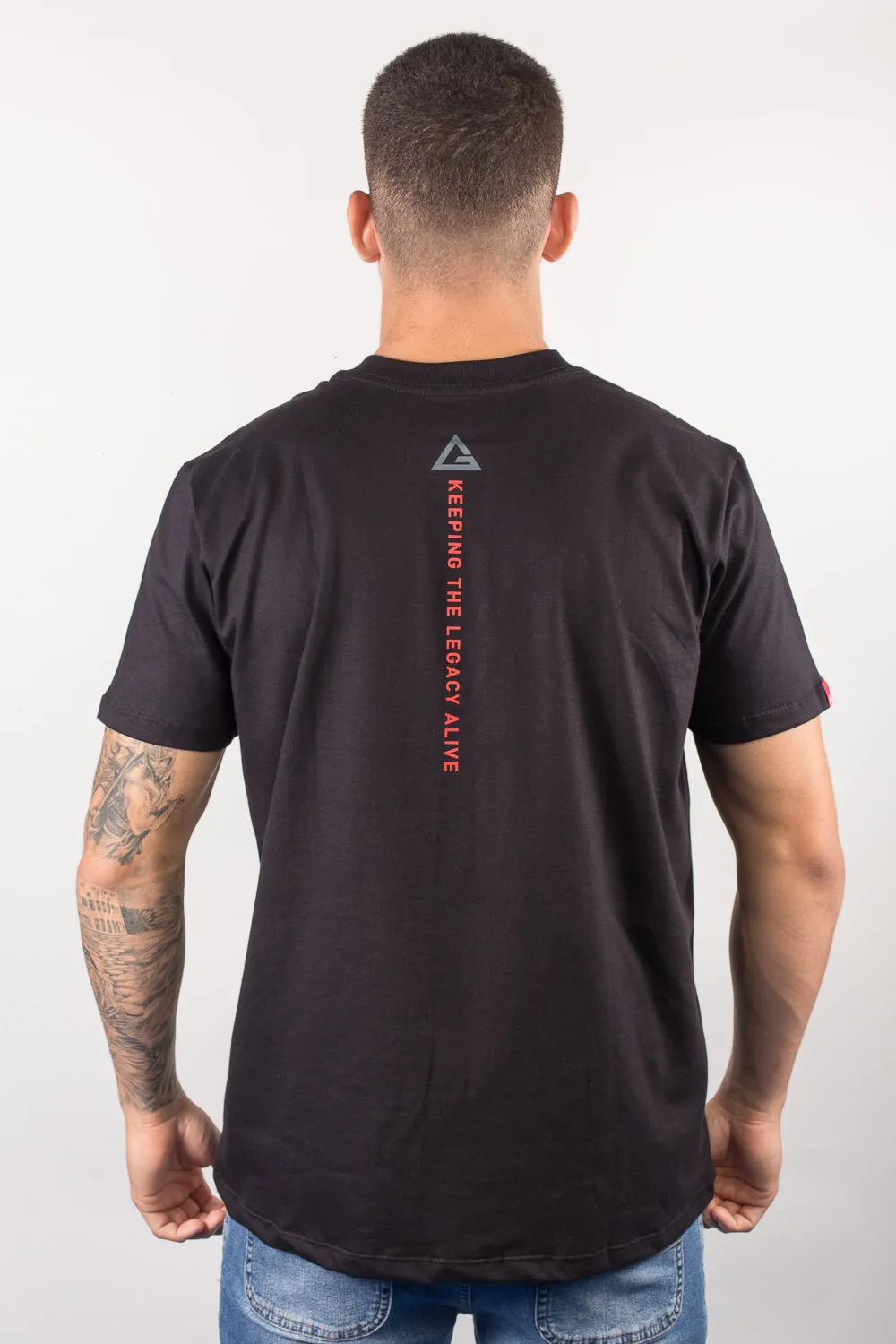 Camiseta Legacy - Preta