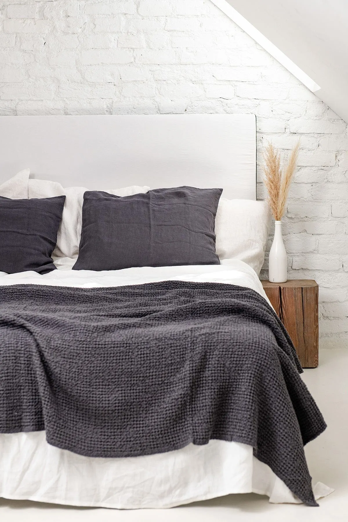 Linen Waffle Bed Throw | Charcoal