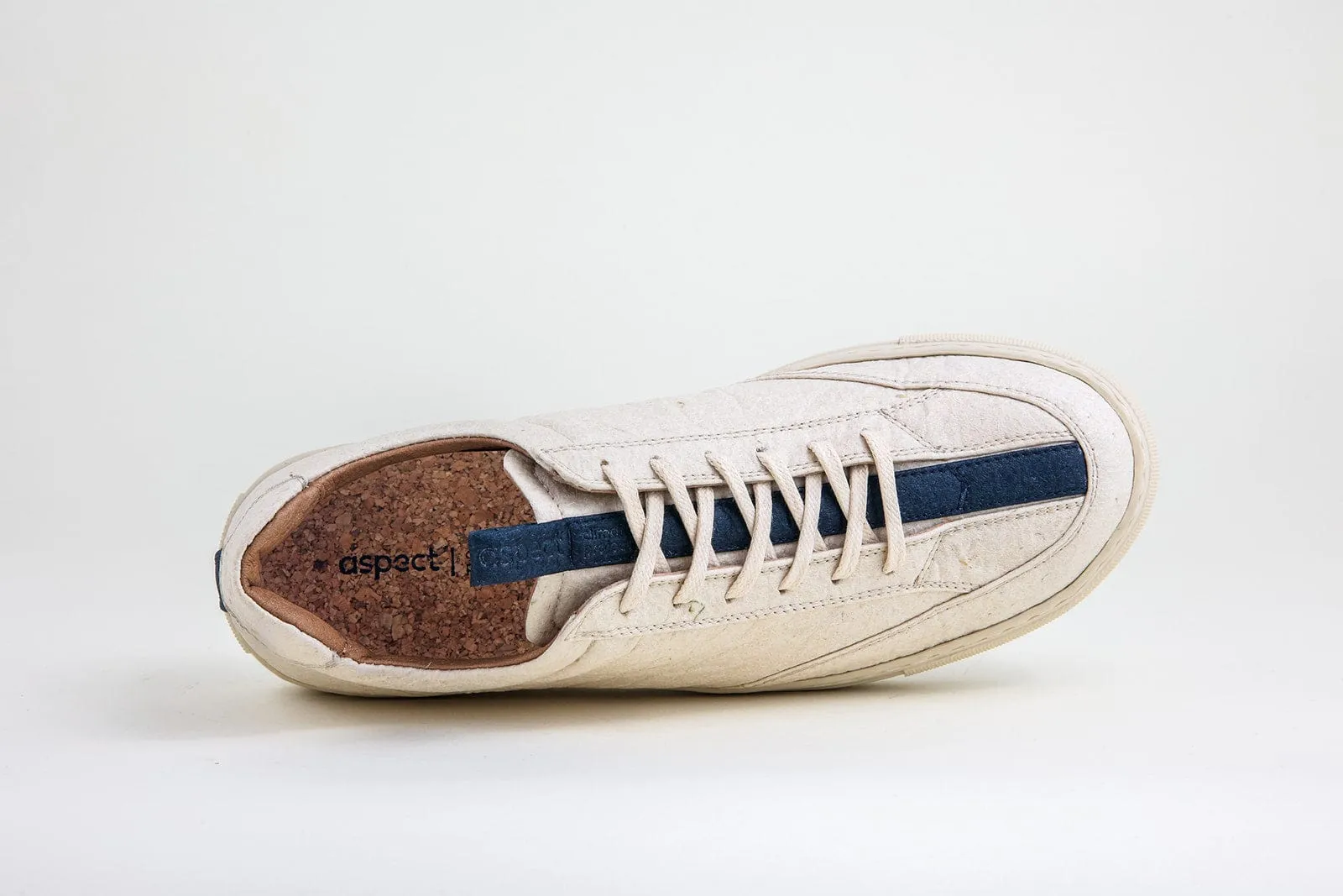 Suber Pineapple Leather Vegan Sneakers | Ecru